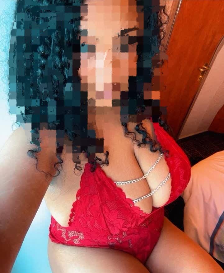 Female escorts Bangalore Erima